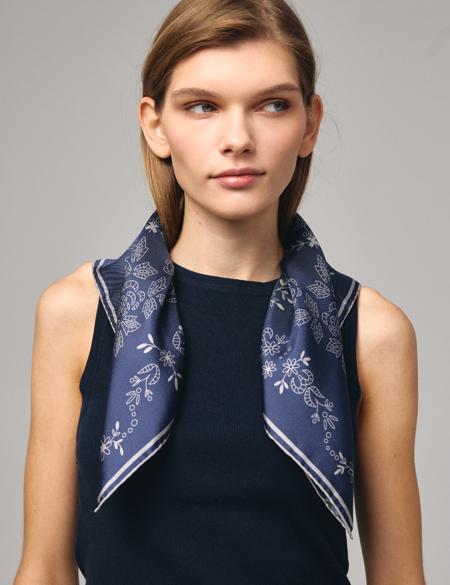 Картинка  Шовкова хустина «Мереживо» Navy